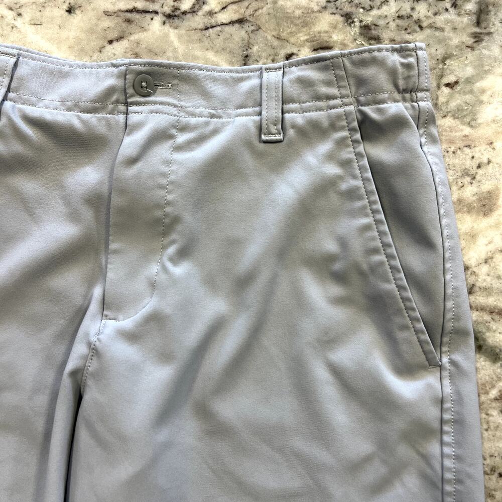 Under Armour Boys Gray Shorts Size Youth Large - Picture 2 of 4